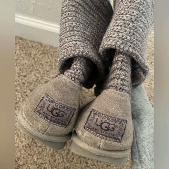 Size 7 UGGs Classic Cardy - Picture 4 of 8